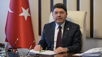 Bakan Tunç, 11. Yargı Paketi ile çocukları ve gençleri sanal