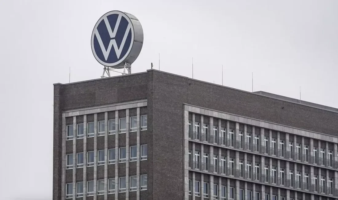 Alman otomotiv devi Volkswagen, 88 yıllık geçmişinde ilk kez Almanya’daki