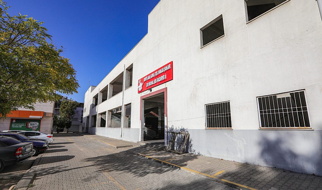 Bayraklı’nın çehresini değiştirecek yatırımlarına hız veren Bayraklı Belediyesinde Başkan Serdar