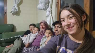 Antalyalı Yörük kadını Helime’nin sosyal medyada günlük yaşamını doğal haliyle