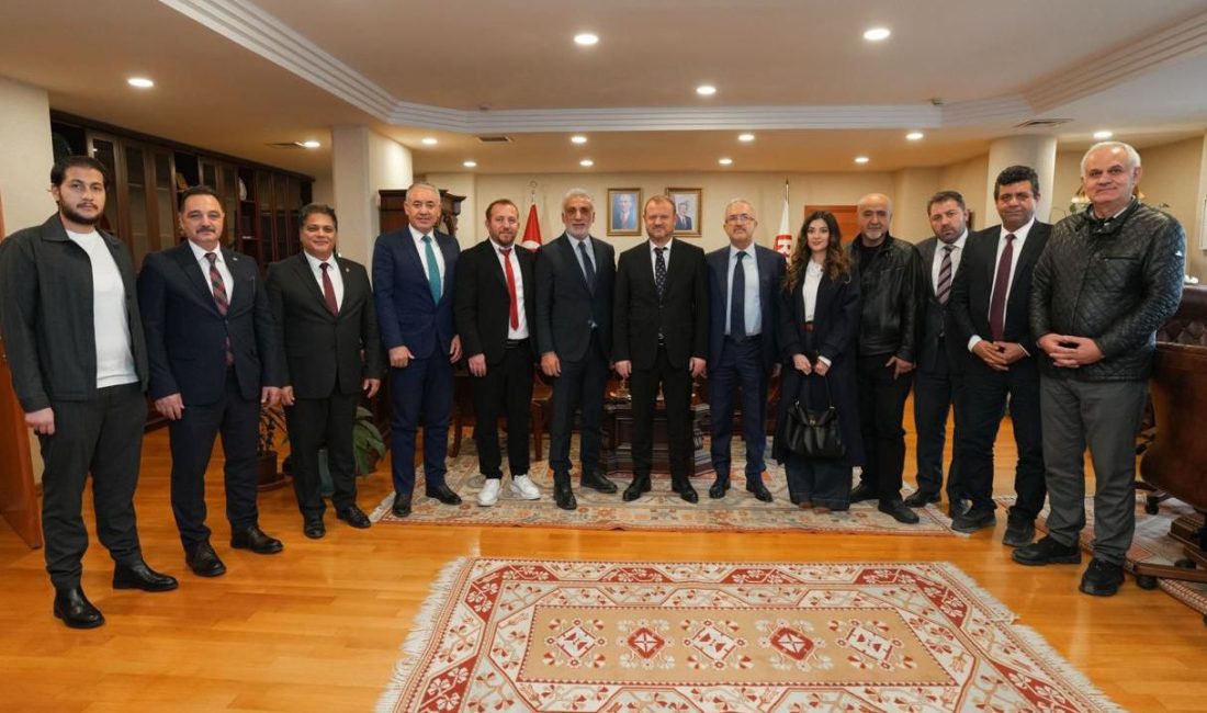 Radyo ve televizyon yayıncılığı alanında faaliyet gösteren sektör temsilcileri, uzun