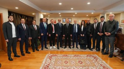 Radyo ve televizyon yayıncılığı alanında faaliyet gösteren sektör temsilcileri, uzun