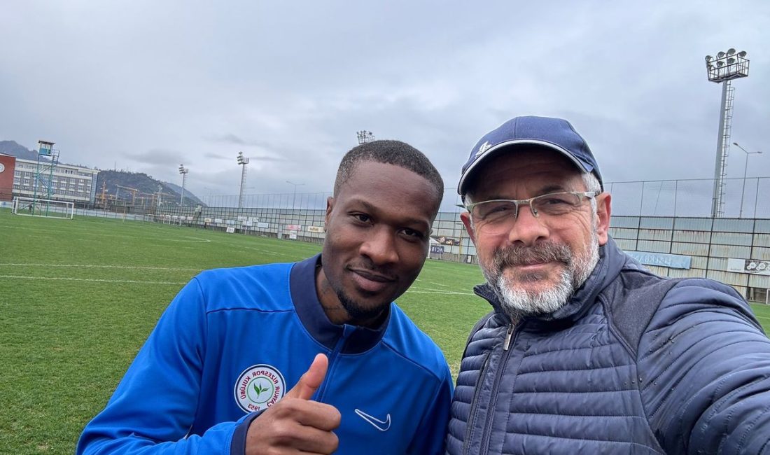 Çaykur Rizespor’un Angolalı sağ kanat oyuncusu Loido Augusto, basın mensuplarının